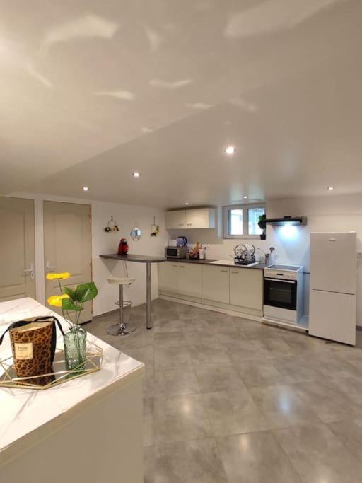 Appartement 100m2, indépendant dans notre maison avec petit déjeuner Garennes-sur-Eure Esterno foto