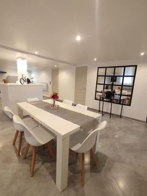 Appartement 100m2, indépendant dans notre maison avec petit déjeuner Garennes-sur-Eure Esterno foto