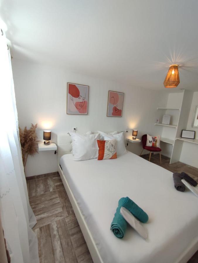 Appartement 100m2, indépendant dans notre maison avec petit déjeuner Garennes-sur-Eure Esterno foto