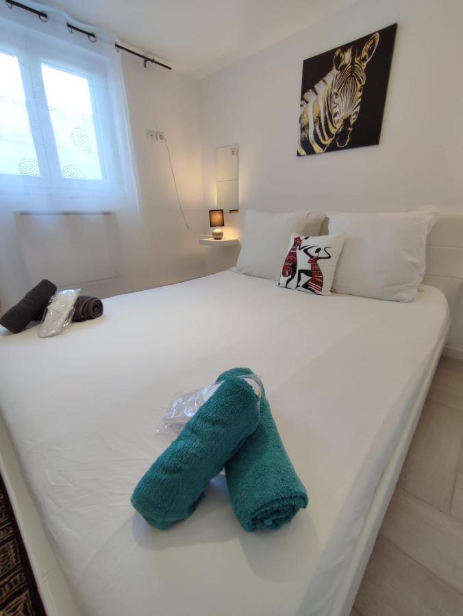 Appartement 100m2, indépendant dans notre maison avec petit déjeuner Garennes-sur-Eure Esterno foto