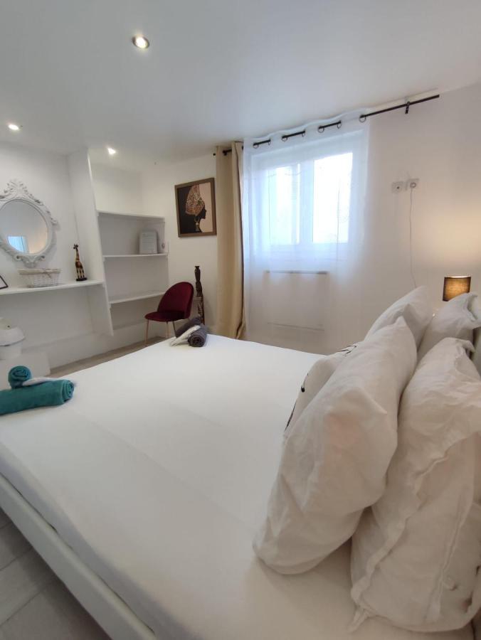 Appartement 100m2, indépendant dans notre maison avec petit déjeuner Garennes-sur-Eure Esterno foto