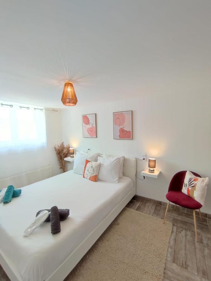 Appartement 100m2, indépendant dans notre maison avec petit déjeuner Garennes-sur-Eure Esterno foto