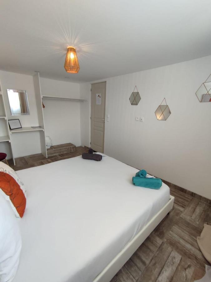 Appartement 100m2, indépendant dans notre maison avec petit déjeuner Garennes-sur-Eure Esterno foto