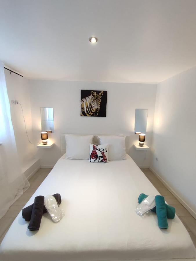 Appartement 100m2, indépendant dans notre maison avec petit déjeuner Garennes-sur-Eure Esterno foto