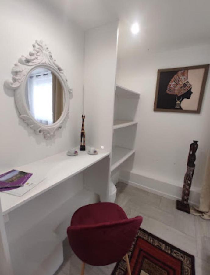 Appartement 100m2, indépendant dans notre maison avec petit déjeuner Garennes-sur-Eure Esterno foto