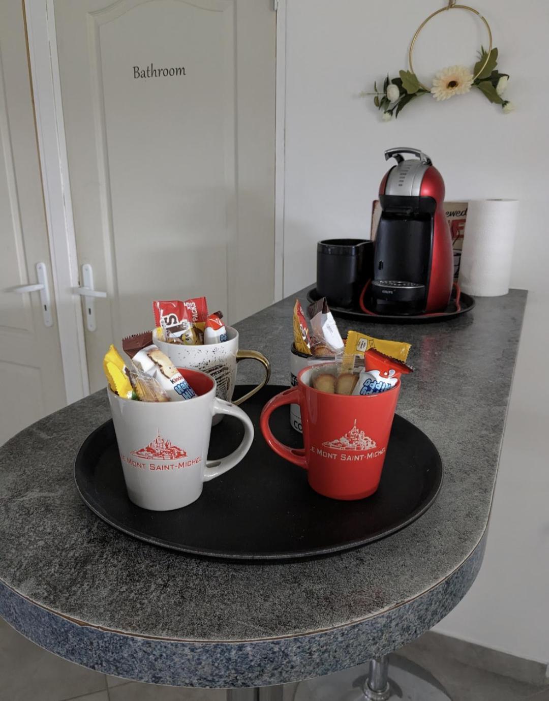 Appartement 100m2, indépendant dans notre maison avec petit déjeuner Garennes-sur-Eure Esterno foto